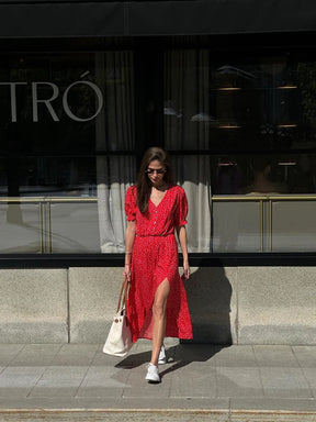 Vestido Longo Elegante de Bolinhas Vermelho