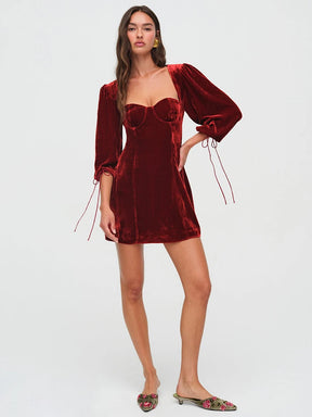 Vestido Mini de Veludo Vermelho Sem Costas