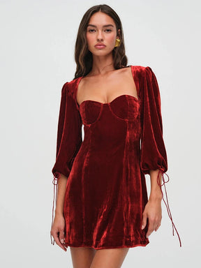 Vestido Mini de Veludo Vermelho Sem Costas