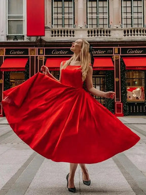 Vestido Vermelho Elegante com Laço Duplo